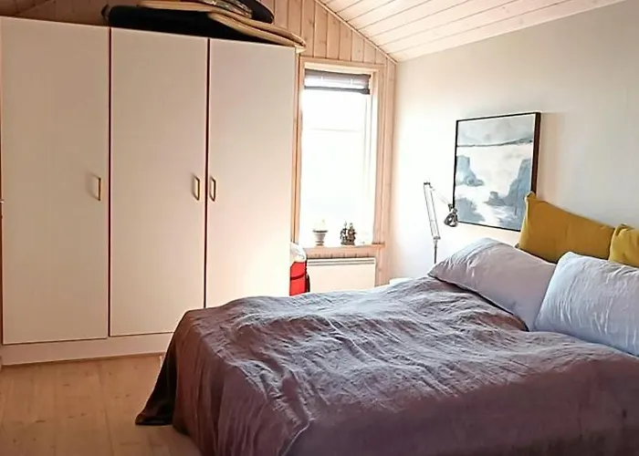 A Sparkling Sea View And Waves In Hébergement de vacances Juelsminde (Hedensted)