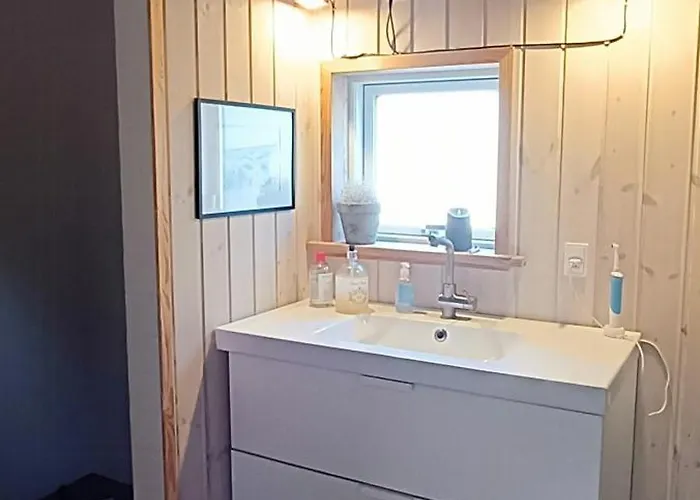 A Sparkling Sea View And Waves In Hébergement de vacances *