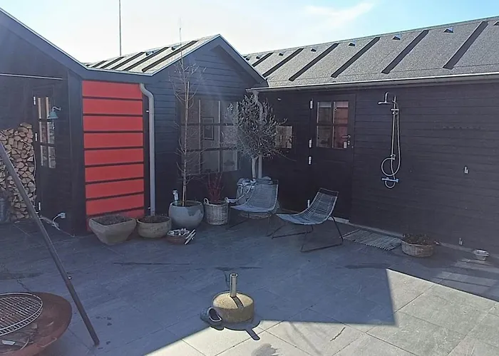 A Sparkling Sea View And Waves In Hébergement de vacances Juelsminde (Hedensted)