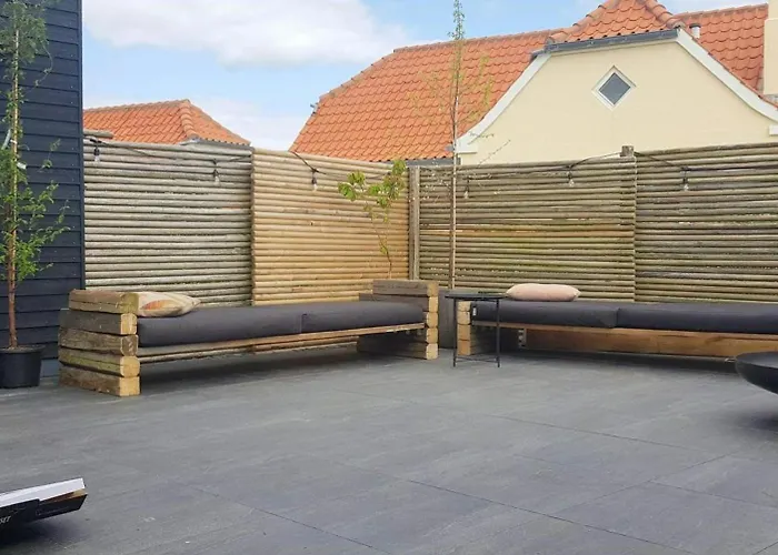 A Sparkling Sea View And Waves In Hébergement de vacances