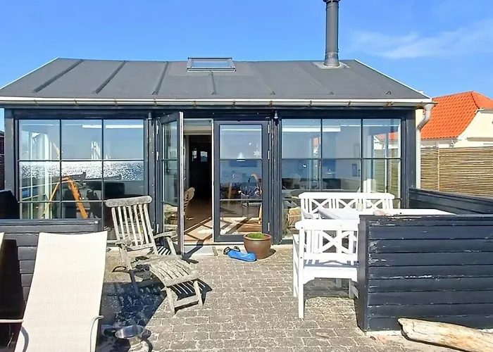 A Sparkling Sea View And Waves In Juelsminde (Hedensted)